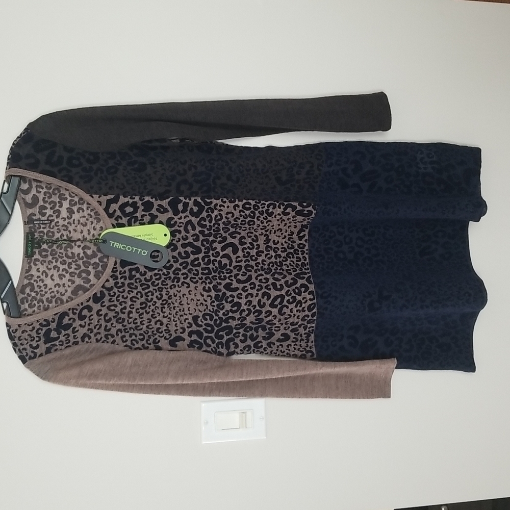 Tricotto Leopard block print tunic longsleeve NWT